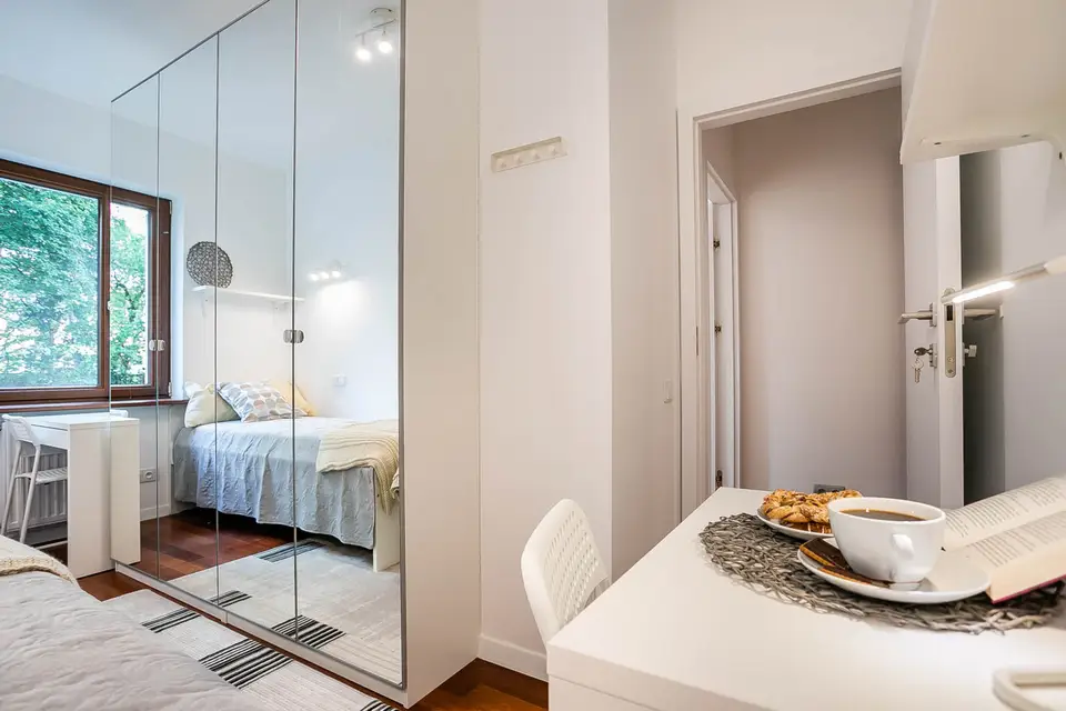 room in Mokotów 4