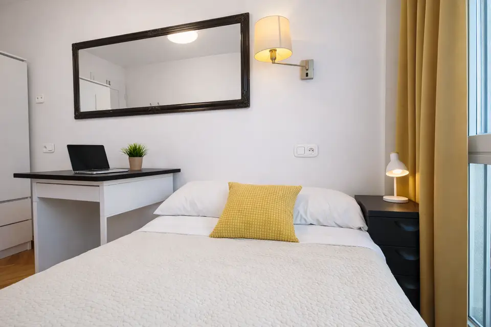 room in Wola 3