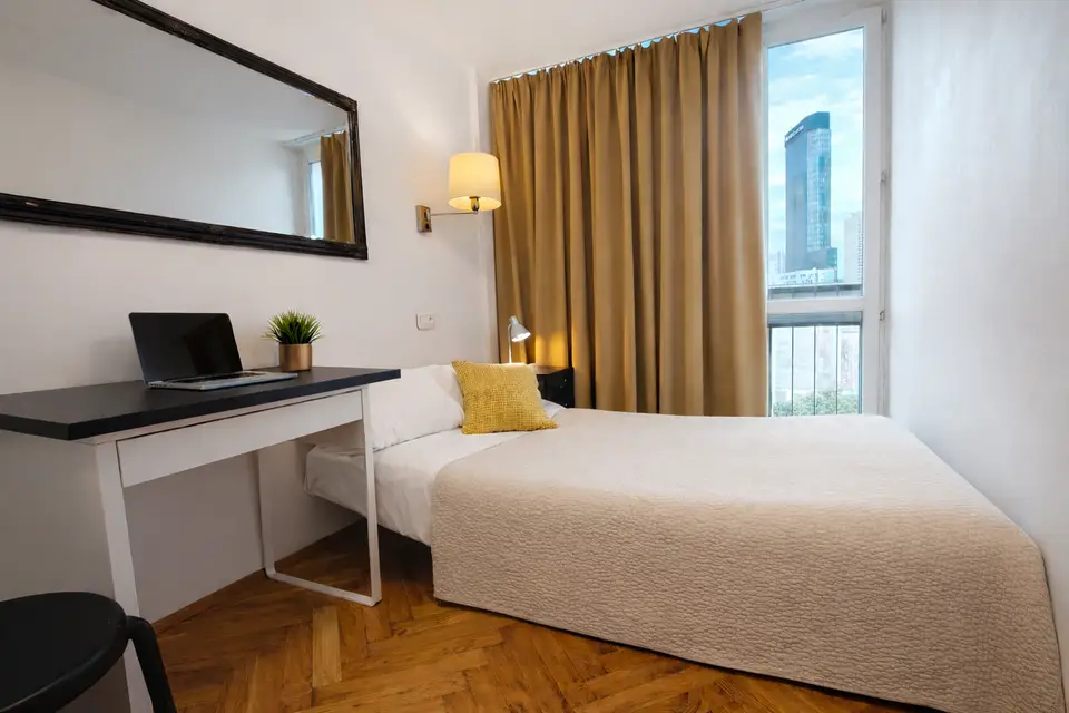 room in Wola 2