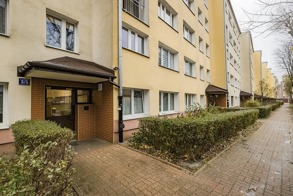 kawalerka, Ursus 12